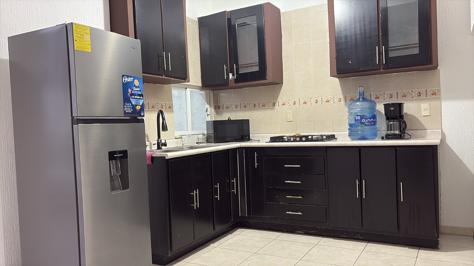 SE RENTA CASA - 3 habitaciones con clima